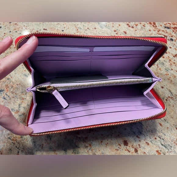 Versace Medusa Women's Bright Red 100% Textured Leather Zip-Around Wallet NEW - Picture 11 of 16